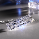 Пластмасови скоби, 10 LED струнни светлини с батерии (3xAA), студено бяло, IP20, прозрачен оловен кабел 135+30 см