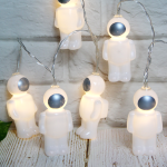 10 LED струнни светлини с силиконови пластмасови астронавти, топло бяло, 2xAA батерии, IP20, 135+30 см
