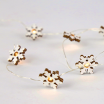 Дървена снежинка 10 LED струнни светлини на батерии (2xAA), топло бели, сребърна медна жица, IP20, 90+30 cm